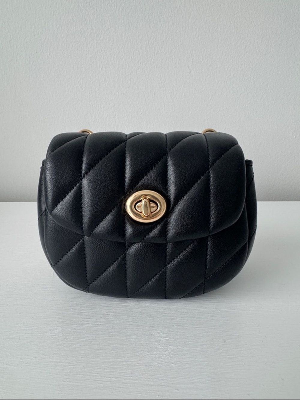 Coach - Turnlock Card Case with Quilting (gold/black)